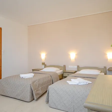 Proteas & Hotel Agios Prokopios (Naxos)