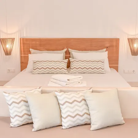 Proteas & Hotel 3*